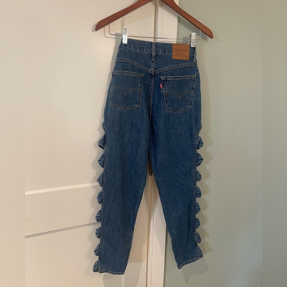 Rare Levi’s Mom Jean Size 27 with Bowties - Picture 2 of 4